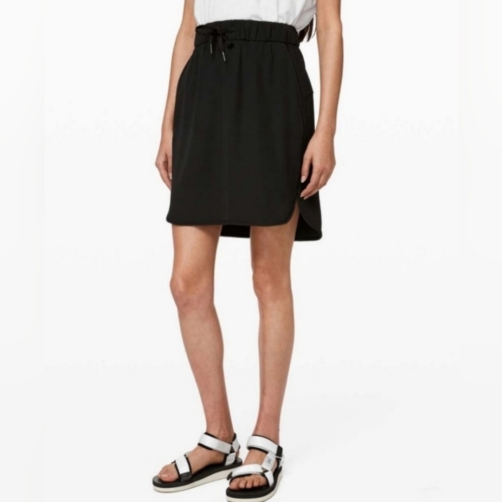 Lululemon athletica on the fly skirt size 6.